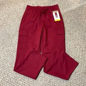 NWT Mondetta Cargo pocket Straight Leg Pants. Size Small